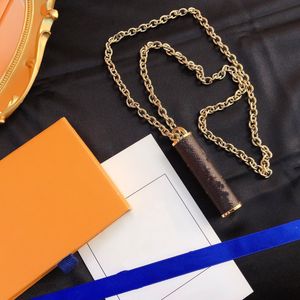 Classic Halsband Fashion Elegant Clover Halsband Presenter för kvinna Smycken Hängande högkvalitativ 3 Färglåda Behöver extra kostnad