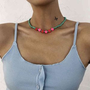 New 2021 Boho Choker Simple Vintage Red Heart Shape Necklace For Women Fashion Collar Ldyllic Green Beads Jewelry Party Gift G1206