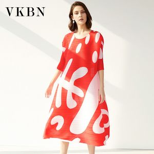 VKBN s Dress Women O-Neck Geometric Pattern Printing Red and Black Half Sleeve Vestidos De Fiesta 210507