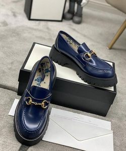 Nowy projektant Casual Buty dla kobiet LUG Sole Horsebit Loafer Low Heel Skórzane Mokasyny z Rosebud Drukuj Czarna platforma Gold-Stonowane hafty Wepośliszka na 35-41