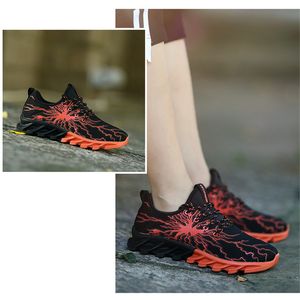 2021 Niedrige Socken Laufschuhe Schwarz Moire Multi Camouflage-Oberfläche Dicke Sohlen Koreanische Version Herrenmode Popcorn Weiche Sohlen Sportreisen Männer Sneaker 36-48 # A0012