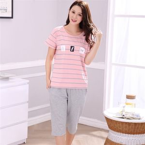 Plus Size Baumwolle Gestreifte Pyjama-Sets für Frauen Sommer Kurzarm Cartoon Pyjama Mädchen Knielange Loungewear Homewear Kleidung 210330