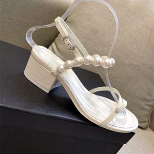 The latest pearl flat heel sandals in spring summer 2021Simple light Beautiful and generous Premium sheepskin made to orderSize 34-41
