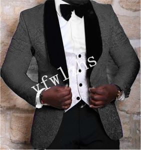 Yakışıklı Kabartma Groomsmen Şal Yaka Damat Smokin Erkekler Takım Elbise Düğün / Balo / Yemeği Adam Blazer (Ceket + Pantolon + Kravat + Yelek) W906