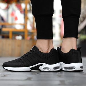 Moda Erkekler Kadınlar Yastık Koşu Ayakkabıları Nefes Tasarımcısı Siyah Lacivert Gri Gri Sneakers Eğitmenler Spor Size EUR 39-45 W-1713