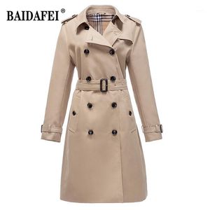 Kvinnors Trench Coats Toppkvalitet Designer Kvinnor Kläder 3/4 Längd Dubbelbröst kappa med bälte Klassisk Khaki Casual