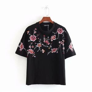 Women fashion floral embroidery casual knitting black T-shirt Summer o neck short sleeve chic tops female basic T shirt T213 210420