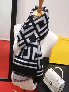 2021 패션 여성 스카프 4 계절 스카프 고전적인 럭셔리 편지 인쇄 남성과 여성의 긴 목덜미 스카프 2 색 가을 겨울 shawls