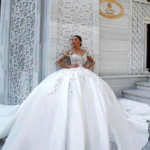 Suknie ślubne Ball Suknie Ślubne Sheer Dekolt Koronki Aplikacje Koraliki Lonog Rękawy Suknia Ślubna Długie Pociąg Robe De Mariée Plus Size Suknie Ślubne