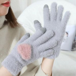 Zimowe rękawiczki z ekranem dotykowym pluszowy miłość serce dzianiny dla kobiet na zewnątrz miękkie ciepłe rękawiczki słodkie kobiety Guantes Solid Color1