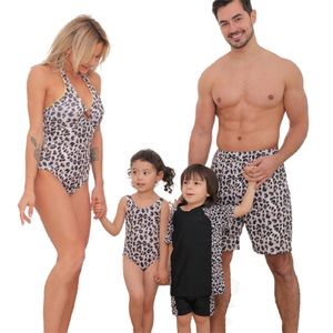 Costume da bagno coordinato Costume intero Madre Figlia Donna Bambino Figlio Ragazza Papà Costume da bagno Costume da bagno Leopardo Famiglia Abiti Costumi da bagno 210417