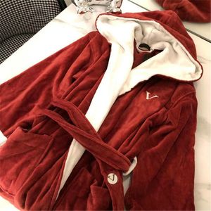 Luxury Hooded Robes Sleepwear Unisex Soft Warm Bathrobe Embroidery Letter Designer Bath Sleep Robes With Tags