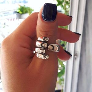 Hip-hop Punk Carved Hand Rings Creative Open Finger Adjustable Holding Ring For Women Men Couple Fashion Jewelry Gift