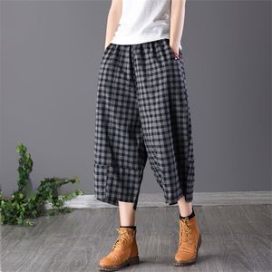 Sommer Kunst Stil Frauen Elastische Taille Wadenlange Lose Hosen Baumwolle Leinen Plaid Casual Harem Große Größe M265 210512