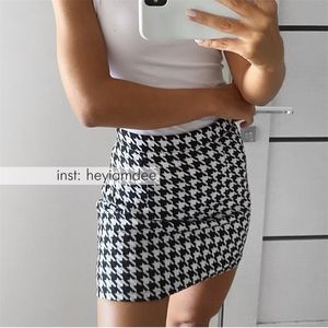 Fashion Women's Tweed Skirt Woolen Plaid High Waist Slim Buttocks Short Mini Woman Skirts Black Beige 220214