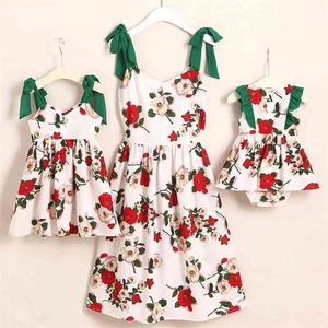 Family Look Butterflies Mother Daughter Dresses Mommy And Me Clothes Mom Mum Mama Baby Girls Matching Dress Outfits 210724