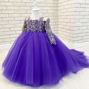 2021 Koronki Zroszony Kwiat Dziewczyna Suknie Ball Suknia Sheer Neck Długie Rękawy Lilttle Kids Birthday Pageant Weddding Suknie