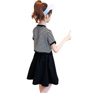 Abbigliamento per bambini T-shirt a righe + pantaloni per bambini per ragazze stile casual ragazza estate 210527
