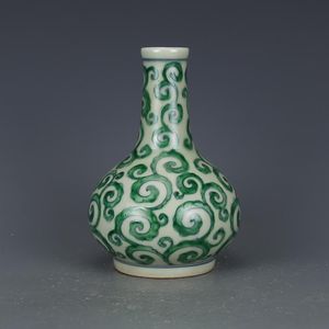 Vases Ming Dynasty Chenghua Year Mark Green Scroll Grass Pattern Gallbladder Vase Antique Porcelain And Qing Ornaments