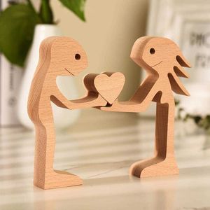 Adornos de madera Table Ornaments Wood Couple Figurines Mini Version Statue Home Decoration Witness You And Me Love Family Gift 210607