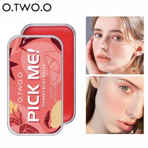 O.two.o Multi-użyteczny zestaw makijażu 3 w 1 Szminka Blush Soap Soap Eye Shadow Paleta Wodoodporne Długotrwałe kosmetyki do twarzy