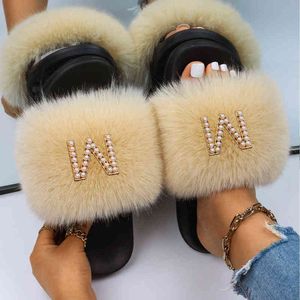 Mulheres Fluffy Flip Flops Pérola carta Faux Fur Slides Feminino Elegante Chinelos Ao Ar Livre Luxury Designer Sandálias Casuais Sapatos Casuais Y1206