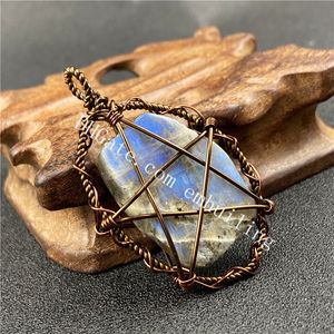 Oregelbunden Natural Flash Gray Moonstone Labradorite Crystal Pendant Wire Wrapped Blessed Energized Chakra Balancer Healing Gemstone Pentacle Pentagram Charm