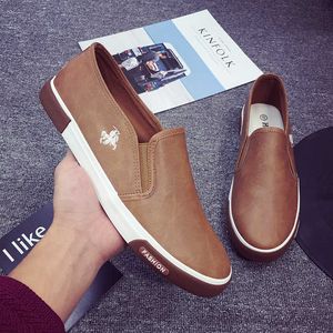 Äkta läderklänning Skor Casual Men Bekväma Mens Loafers Lyxlägenheter Sneakers Slip på Lazy Driving Shoe