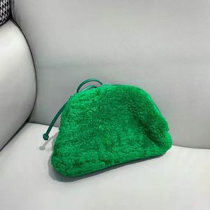 2022 Real Wool Leather Sprzęgła dla kobiet Cute Small Torba Na Ramię Projektant Fur Crossbody Torba Pierogi Torebka Hobo Girl