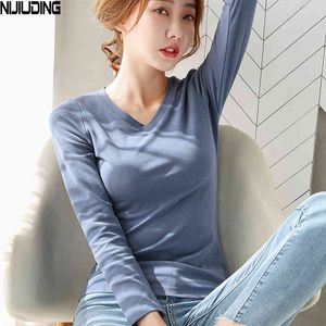 NIJIUIDNG Herbst Winter Blau Schlank Baumwolle Langarm T-Shirts Weibliche Casual Solide Spandex V-ausschnitt Bequeme Tops Frauen 210514