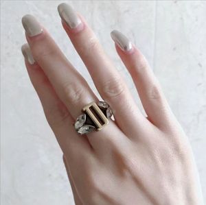 Stary mosiądz pierścień Diamentowy Wielowarstwowy Index Palec Średniej Wszechstronna Kobieta Ekskluzywna Biżuteria Sprzedaż