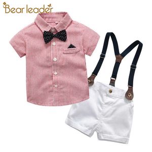 Ayı Lideri Bebek Erkek Bebek Yaz Giysileri Set T-Shirt Bib Pantolon 2 adet Beyefendi Düğün Vaftiz Çocuk Erkek Giyim Seti 210708