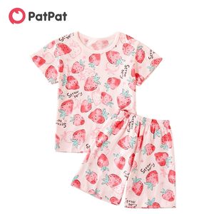Set maglietta e pantaloncini con stampa integrale di fragole per bambina estiva 210528