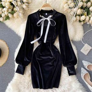 Lady Fashion Package Hip Mini Dress Kobiety Hollow Lace Up Round Neck Slim Długim Rękawem Sexy Vestidos Q846 210527