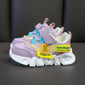 Baby sneakers söta mesh mjuka botten casual skor nya höst tjejer pojke sport barn toddler tennis skor för att köra G1025