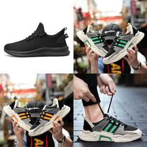 Running Shoes Slip On Outm Trainer Sneaker Bekväm Casual Mens Walking Sneakers Classic Canvas Outdoor Footwear Trainers ERC Pixt