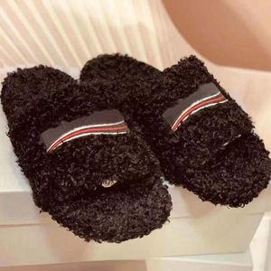 Top Ladies woolen Sheepskin Winter slipper fur one piece lamb wool warm and comfortable wear resistant rubber flat slippers 35-45 With box