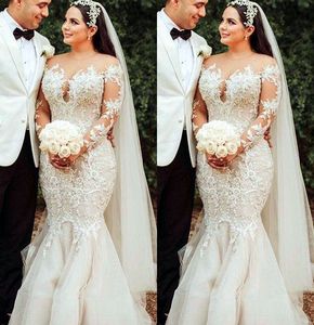 2021 Plus Storlek Arabisk Aso Ebi Lace Beaded Mermaid Bröllopsklänningar Sheer Neck Långärmade Tappning Sexiga Bridal Klänningar ZJ204