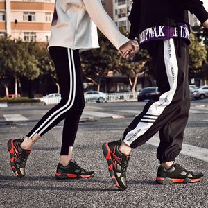 Profesjonalne trenerzy Buty do biegania Klasyczne Oddychające i lekkie męskie damskie Spring Sports Sneakers