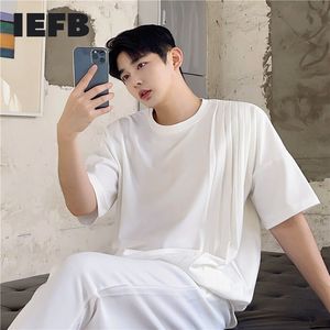 IEFB Summer Personality Design Asymmetric Wrinkle Niche Koreansk stil Kortärmad T-shirt Svart Vit Tee Toppar 9Y7382 210524