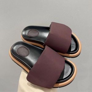 Poduszka Pool Comfort Mules Unisex Kobiety Mężczyźni Lato Wibrujący kapcie Puffy Styl Moda Slajdy