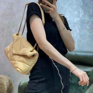 Quality Designer Gentle Yellow Letters Spiral Shoulder Bags Women Handbags Smooth and soft Lamb Leather Cross Body Bag Thread Lattice V pattern Fashion Wallet Purse