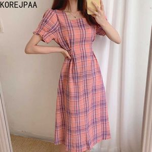 Korejpaa Frauen Kleid Sommer Koreanische Chic Mädchen Süße Alter-reduzierung Quadrat Kragen Plaid Plissee Abnehmen Puff Sleeve Vestidos 210526