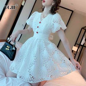 White Elegant Ball Gown For Women V Neck Puff Short Sleeve High Waist Hollow Out Mini Dresses Female Summer Fashion 210531