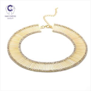 Hancheng Fashion Hollow Golden Metal Rhinestone Choker Necklace Women Necklace Clavicle Statement Collar Jewelry Bijoux Chokers