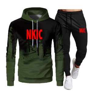 Nya Fleece Män Set Fashion Brand TrackSuit Letter Print Sweatshirt + Byxor Sportkläder Suit Male Winter Warm Hooded OuterWear Suit