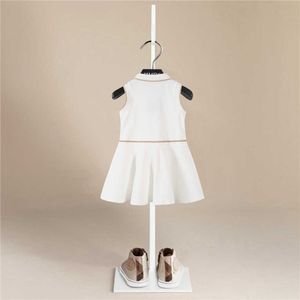 2021 NEW Summer Girls 'Dress Korean Strap Plaid Casual Ärmlös Party Princess Dress Söt Barnens Barnbarn Tjejer Kläder Q0716