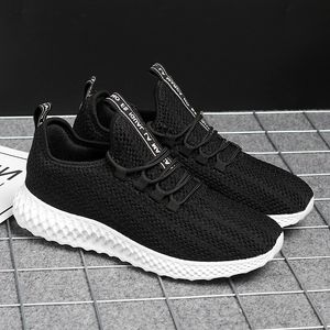 Kobiety Mężczyźni Trenerzy Rozmiar Buty do biegania Buty Oddychające Mesh Żółty Czerwony Czarny Biały Niebieski Zielony Płascy Runners Sneakers Kod: 19-F500