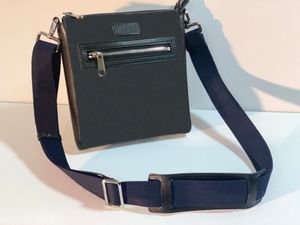 Väskor Designer Messenger Bag Men Purse Shoulder Satchel Fashion Handväska för Menmini Package Man Wholesale