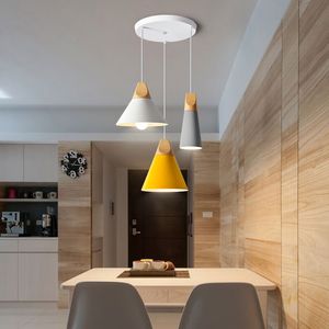 Lâmpada de jantar de lâmpada pendente de madeira Luzes pendentes de lamparas colorida alumínio E27 Luminária para iluminação de decoração de casa